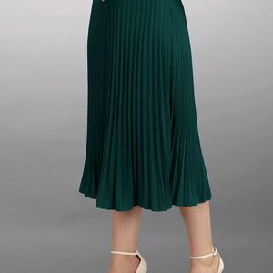 Green Pleated Skirt!!