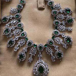 Emerald Heavy Necklace