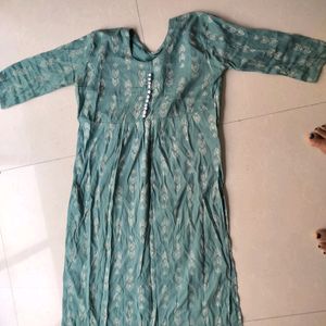 Niyra Cut 3/4 Sleev Kurti With Free Eayrings