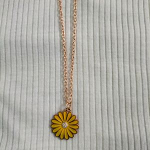 Daisy Neckless