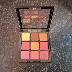 Swiss Beauty Ultimate Eyeshadow Palette