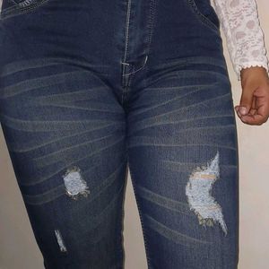 Highly Distressed Stretchable Skiny Jeans For Girl