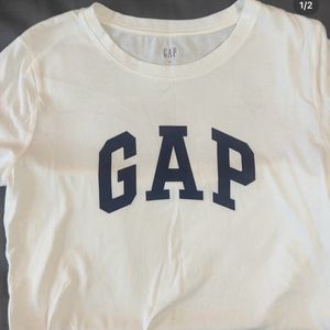 Gap White Tshirt