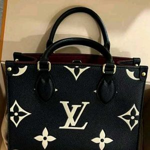 Louis Vuitton Handbags Colour Black