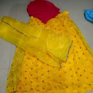 Yellow Lahanga And Dupatta With Blouse Fabric