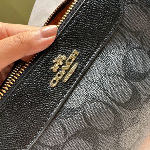 COACH HIGH QUALITY SLING BAG