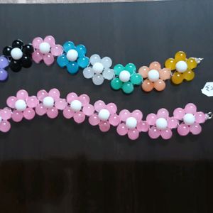 Flower Style Glass Bead Bracelet