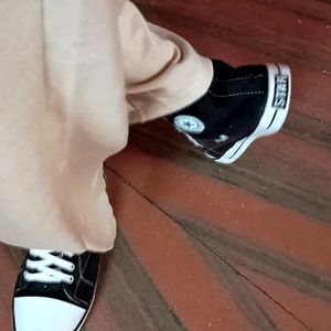 Black And White Shoes For Unisex