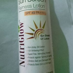 Nutriglow Sunscreen With SPF40 PA+++