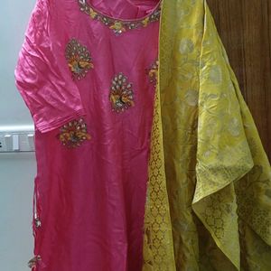 Gota Patti Kurta With Banarasi Dupatta