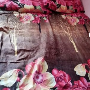 Double Bedsheet With 2 Pillow Covers