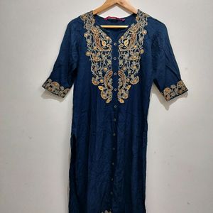 Anubhutee Navy Blue Embroidered Kurta Women