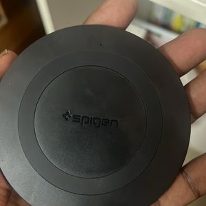 Spigen 15w charging pad