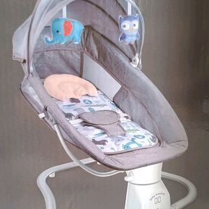 5 Point Safety Electric Swing Baby Bassinet+ Music