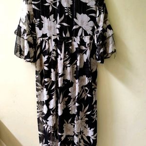 Long Frock With Frill Seleves