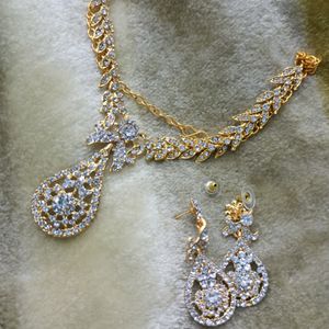 Sukhhi Jewellery Set Diamond Look