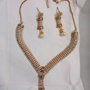 Beautiful Necklace Set With Earrings