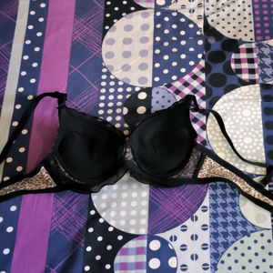 34B Size Heavy Padded Bra In Very Good Condition