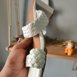 Unused White Stylish Party Wear Sandal