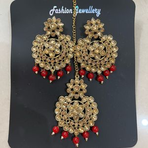 Red Colour Maang Tika Kundan Earrings Set