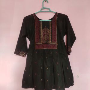 Green Empire Short Kurti 💚