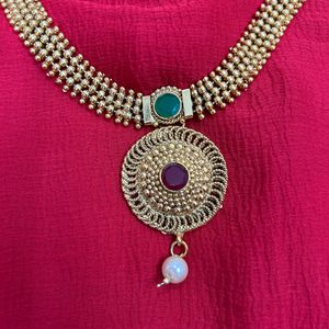 Festive Small Necklace Set