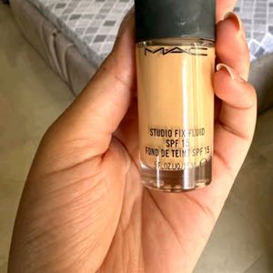 M.A.C. Studio Fix Foundation