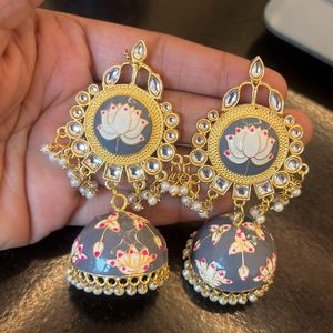 Pearls With Kundan Grey Stylish Jhumka