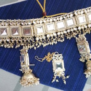 Necklace Set With Mangtika