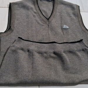 Sleevless Woolen Sweater