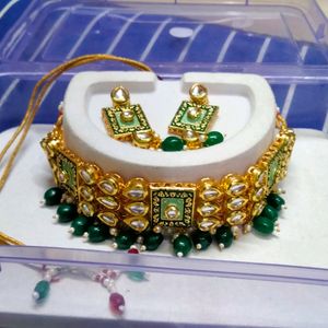 Green Choker Set