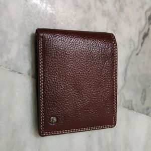 A Premium Quality Men's Leather Wallet