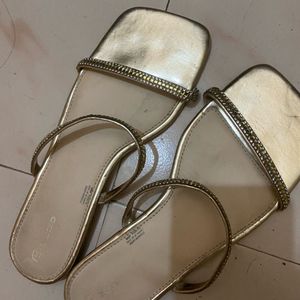 Golden Zudio flats