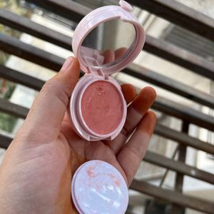 La Pink Strawberry Natural Tinted Lip Balm with Sh