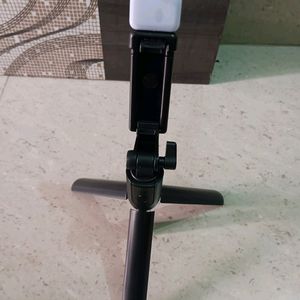 Tripod stand With Flash light