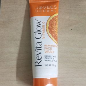 Jovees Vitamin C Face Wash