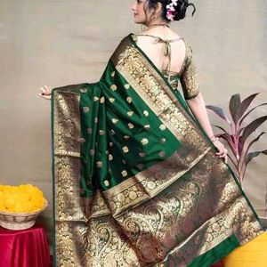 TRADITIONAL SAREE FOR WOMEN