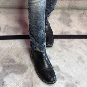 korean boy black long boots