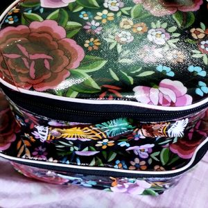 Makeup Keeping Bag