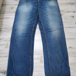 White House Jean's size 36 SH042