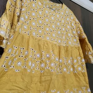 🌻EMBROIDERED YELLOW TUNIC TOP 🌟🐤