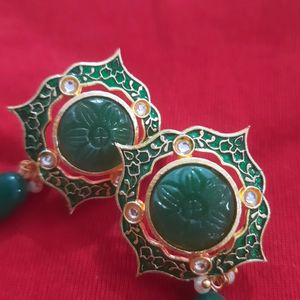 Kundan Earing Studs: GREEN COLOR