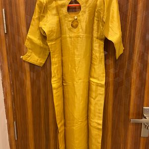 Mustard Yellow Kurta And Pants Set With Printed Du