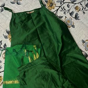 Sleeveless Green Strap Kurta Set