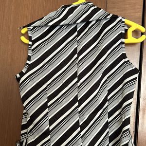 Collared Sleeveless Black N White Striped Top