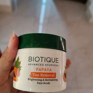 Biotique Tan Removal Face Scrub