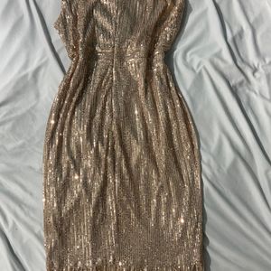 Cold-Shoulder Sequined Fringed Bodycon Cocktail Dr