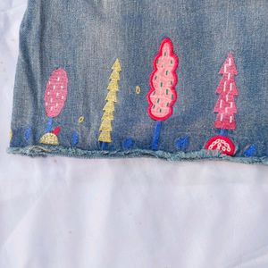 Embroidered denim artsy skirt 🃏