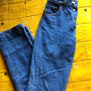 Levi’s Denim Hight Waisted Jeans..