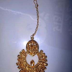 Jewellery Set (Earrings, Mang Tika, Locket)